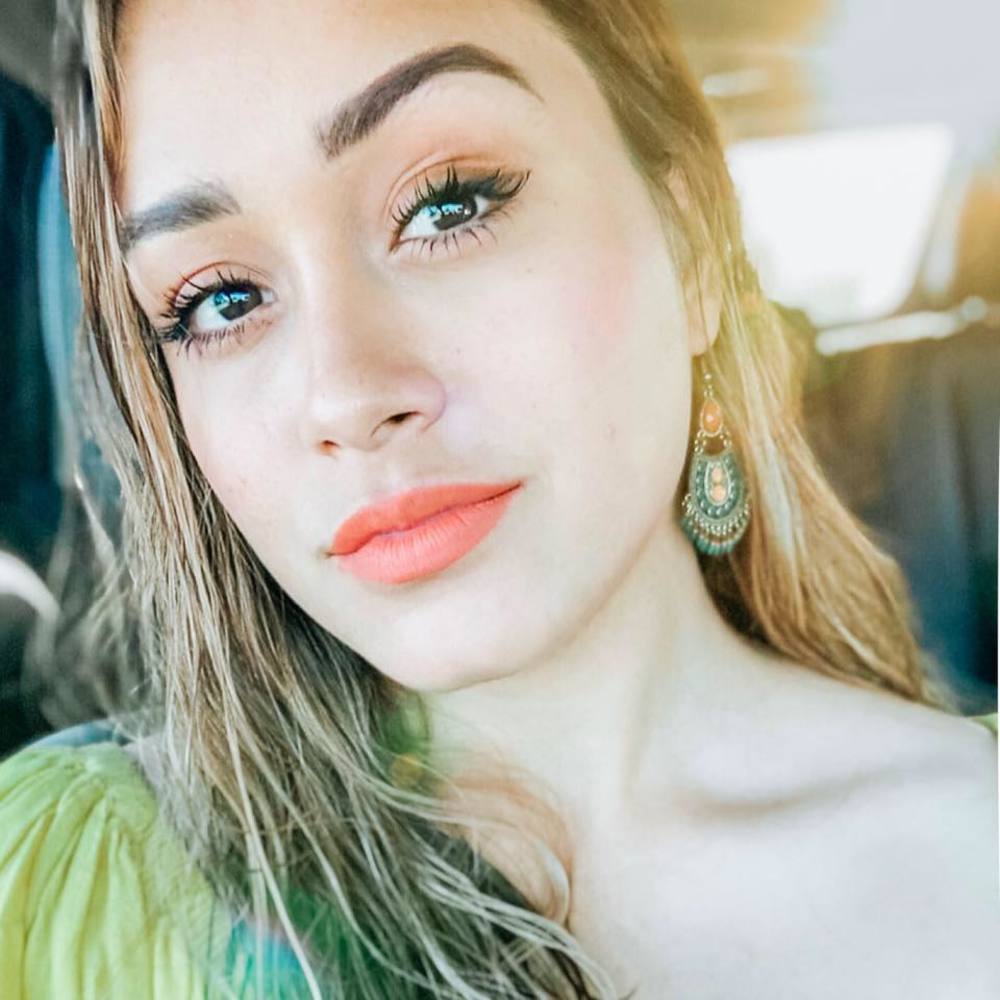 Meet your Posher, Ana